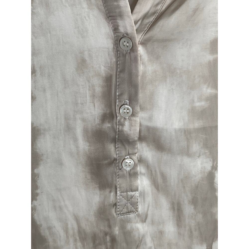 Brochu Walker Tie Dye Long Sleeve Ruffle Trim Button-Front Blouse Gray/White XS - Picture 4 of 9